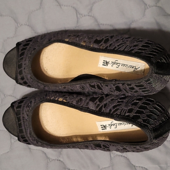 American Eagle Black Lacey Wedge Heels - Picture 4 of 7